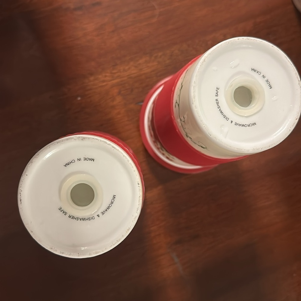 Pair of Travel cups Apples 5c logo EUC - Picture 4 of 7